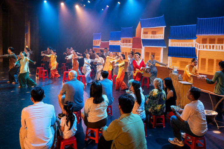Da Nang: Heritage Show & Mi Quang Show with Noodle Tasting From Hoi An: Heritage Show & Hotel Transfer