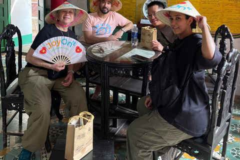 Hoi An Lantern Alley Food & Story Walk