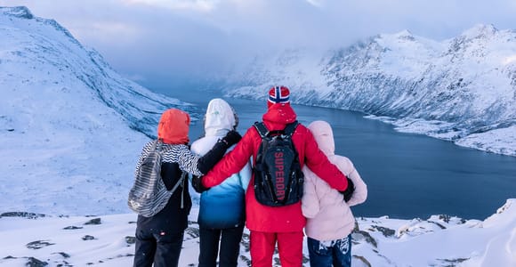 From Tromsø: Snowshoe Hike with Local Guides