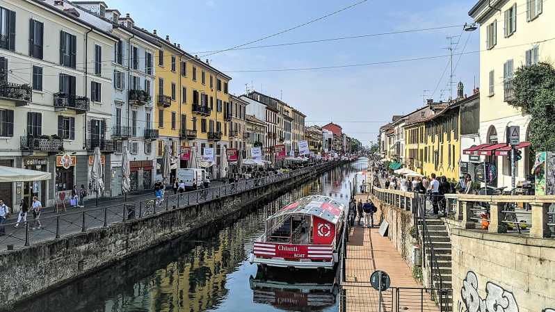 Mediolan: Wycieczka łodzią po kanale Navigli z aperitivo