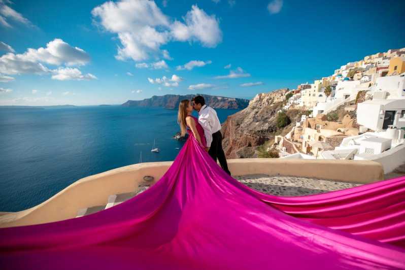 Santorini Oia: Privé fotoshoot met vliegende jurken