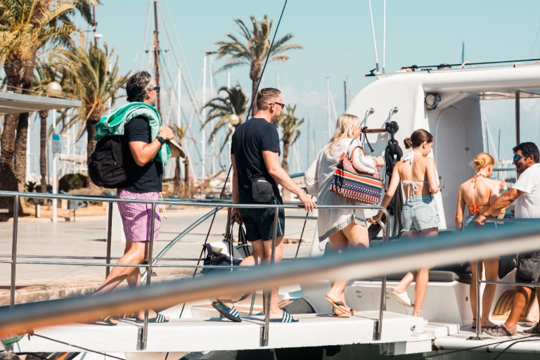 Ab Palma de Mallorca: Katamaran-Halbtagestour mit BuffetBootsfahrt am Morgen