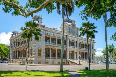 Charms of Honolulu Walking Tour for Couples