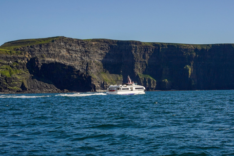 Da Dublino: Scogliere di Moher, crociera in barca e Grotta di Aillwee