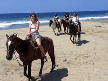 Zihuatanejo: Paseos a Caballo en la Playa