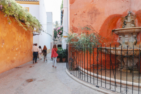 Siviglia: Tour guidato a piedi con accesso all&#039;Alcazar e alla Cattedrale