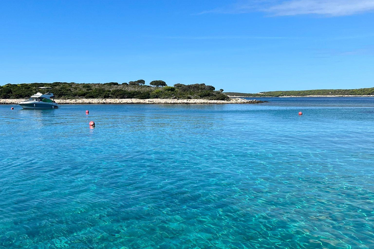 Split: Excursão de 1 dia à Blue Cave em 5 ilhas com Hvar e Vis