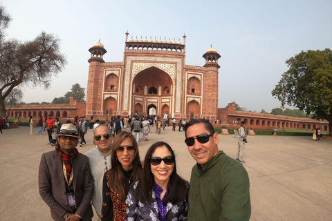 From Delhi: 2-Day Agra Tour with Taj Mahal Sunrise Visit Tour with 5-star Accommodation
