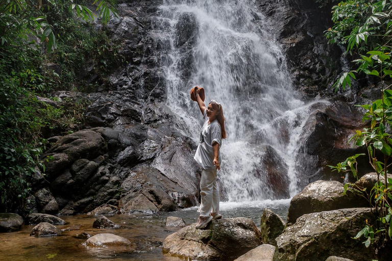 攀牙/考拉克：2 座寺庙和彩虹瀑布之旅攀牙/考拉：2 座寺庙和彩虹瀑布之旅