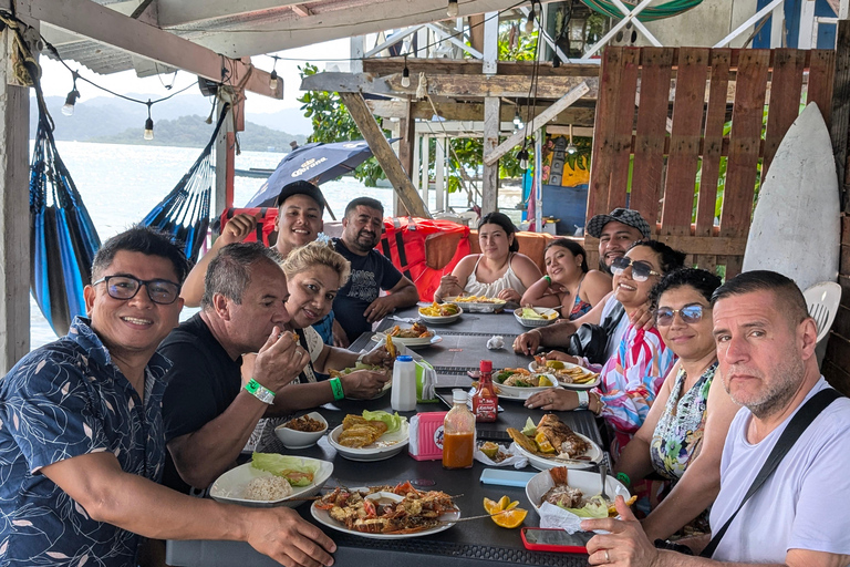 Panama: 1 night and 2-Days in a Caribbean Island Beach House Panama City:2-Days Portobelo and Caribbean Island Tour