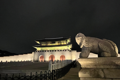Walking through the heart of Seoul. Tour in Spanish