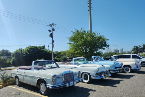 Tour privato in auto d'epoca a Cartagena