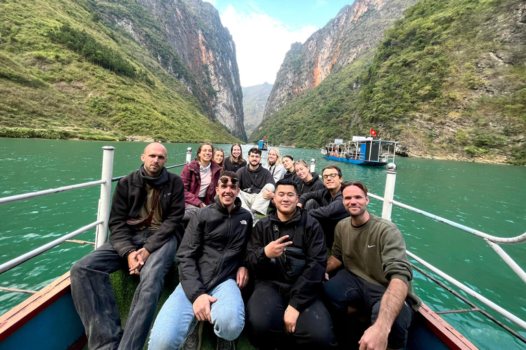 Ha Giang Majestic Tours -3 Dagen Zelf Rijden - Bus Inbegrepen