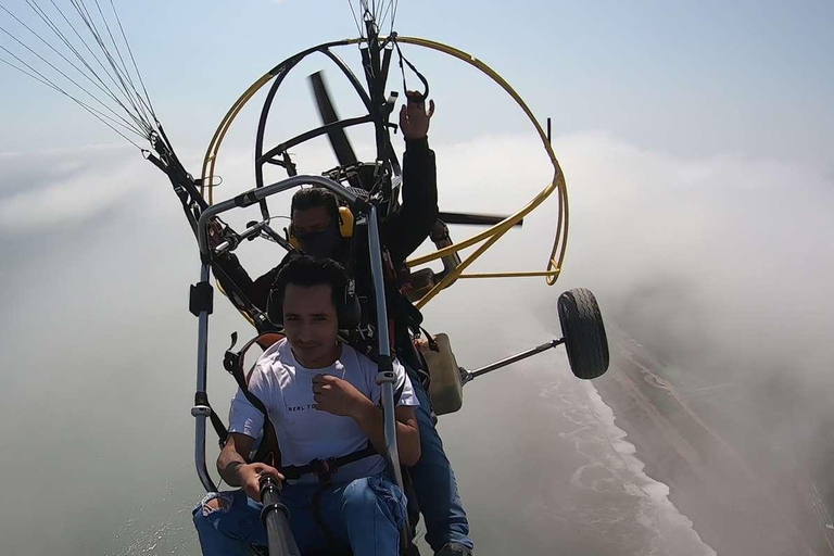 Lima: Paragliding Along The Costa Verde