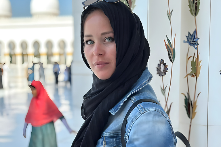 Excursion d&#039;une jounée complète à Abu Dhabi - Grande mosquée, musée du Louvre et plus encoreExcursion d&#039;une journée à Abou Dabi : grande mosquée, musée du Louvre et plus 