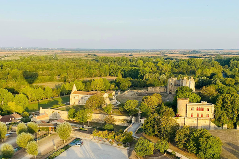 Niort and the Marais Poitevin: hot-air balloon flight from Coulon