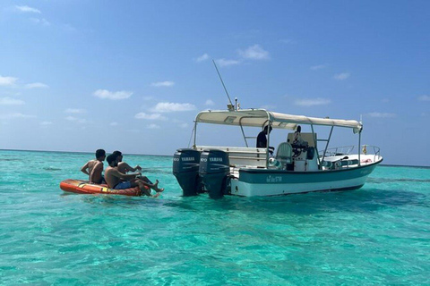 Passeio de barco pela ilha de Bayadah nas Maldivas de JeddahPacote de metro