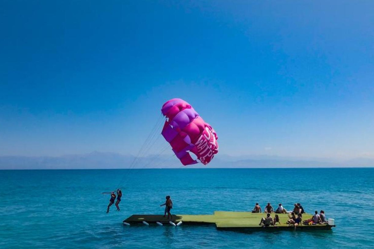 Corfù: Esperienza di parasailing per 2 persone a Sidari