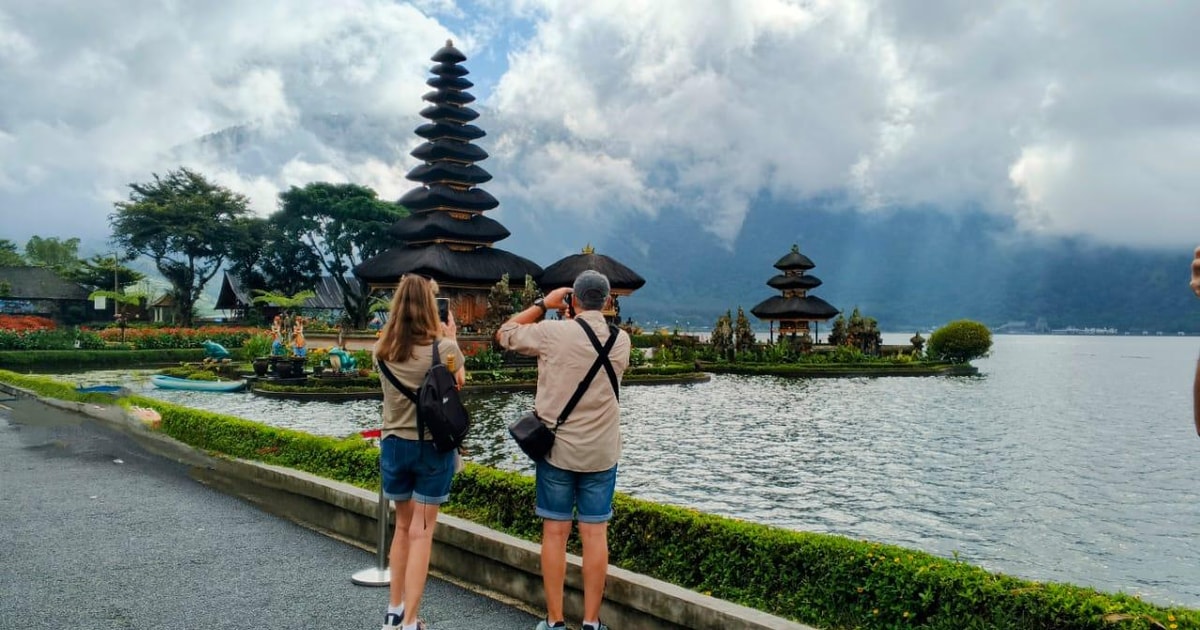 Tur Guide Bali Bali: Privat tur til det nordlige Bali med solnedgang ved Tanah Lot ...