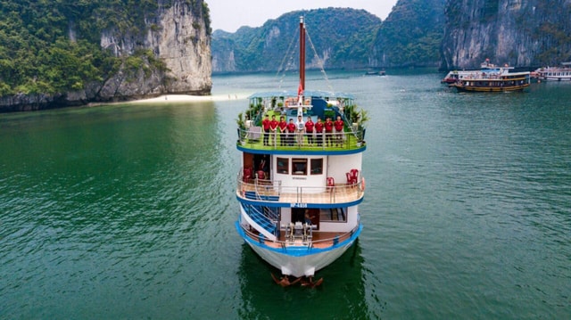 From Cat Ba Island: 3-Days Lan Ha Bay Overnight Small Cruise