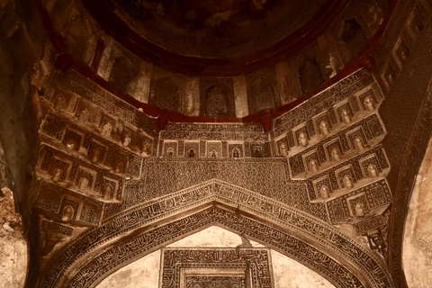 Delhi: Lodhi Garden begeleide verhalenwandeling en optionele zijmissiesLodhi Gardens Heritage Walk &amp; Art Walk at Lodhi Art District