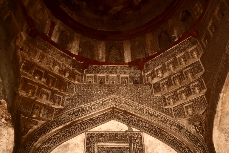 Delhi: Lodhi Garden begeleide verhalenwandeling en optionele zijmissiesLodhi Gardens Heritage Walk &amp; Art Walk at Lodhi Art District