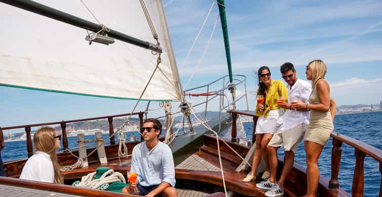 Barcelona: Sunset Sailing Cruise with Live Music photo 18