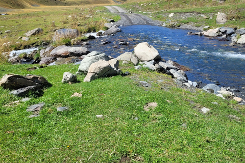 تبليسي: جولة جبال توشيتي لمدة 3 أيام مع وجبات الطعام والفندق