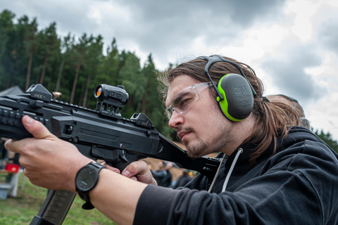 Praga: Experiência de tiro ao ar livre com até 10 armasPraga: Experiência de tiro ao ar livre de 2 horas - Pacote com 7 armas