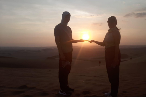 Från Ica eller Huacachina: Buggy- och sandboardtur vid solnedgångenFrån Ica eller Huacachina: Privat solnedgångstur med buggy och sandboarding.