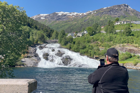 Ålesund-Geiranger-Ålesund Fjord Tour (2 hours in Geiranger)
