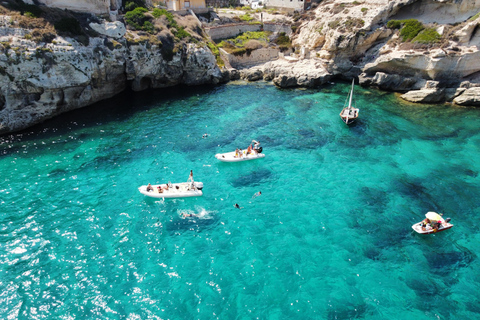 Cagliari: Bootstour mit 4 Badestopps, Schnorcheln und Prosecco