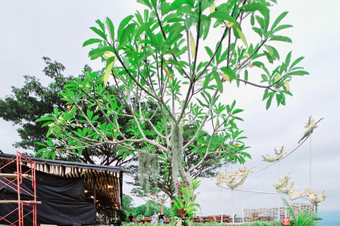 Templi e sapori: tour di Prambanan con fotografo e pranzoTempli e gusto: tour di Prambanan con fotografo e pranzo