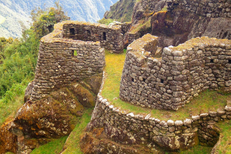 Cusco: 4-Day Inca Trail to Machu Picchu whit return in train