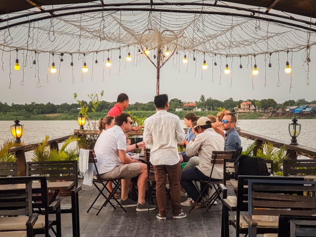 Visit Phnom Penh City Tour & Sunset Boat by Tuk- Tuk with Drinks in Phnom Penh