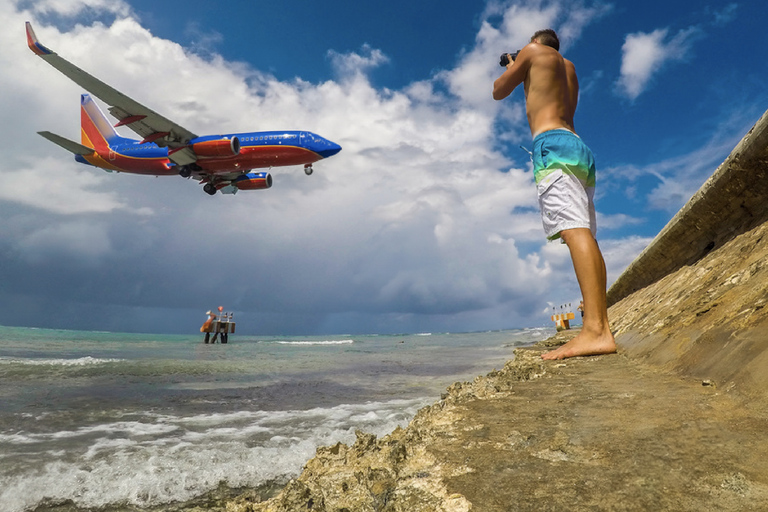 Kingston: Privater One-Way-Transfer zum Flughafen Montego Bay