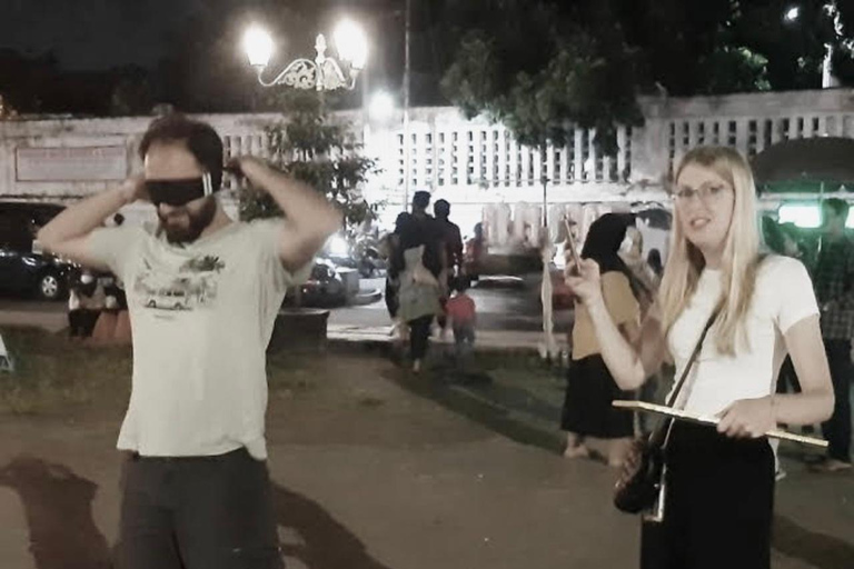 日惹：摩托车街头美食探险日惹：踏板车街头美食探险