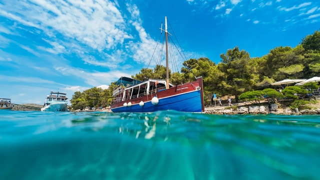 Zadar: rondvaart naar de afgelegen baai van Kornati, het lokale leven en lunch
