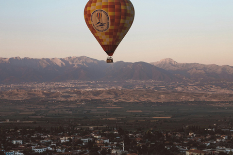 Pamukkale/Cappadoce : vol en montgolfière / transfert à l&#039;hôtelPamukkale : Vol en montgolfière avec petit-déjeuner et certificat inclus