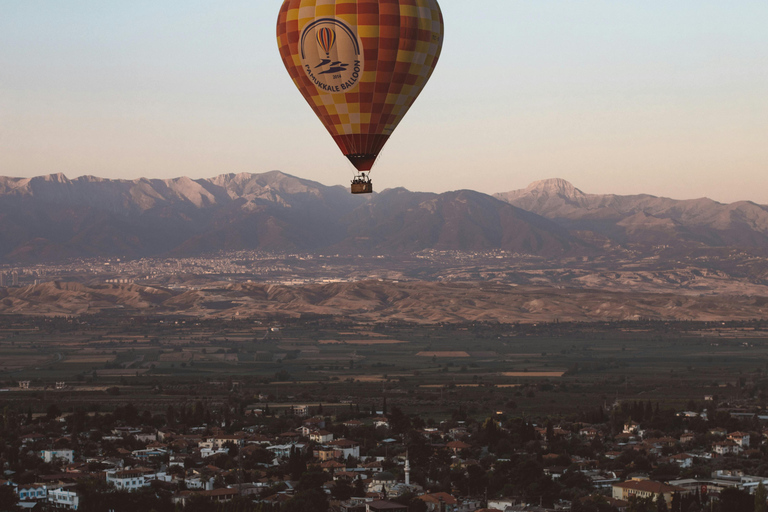 Pamukkale/Cappadoce : vol en montgolfière / transfert à l&#039;hôtelPamukkale : Vol en montgolfière avec petit-déjeuner et certificat inclus