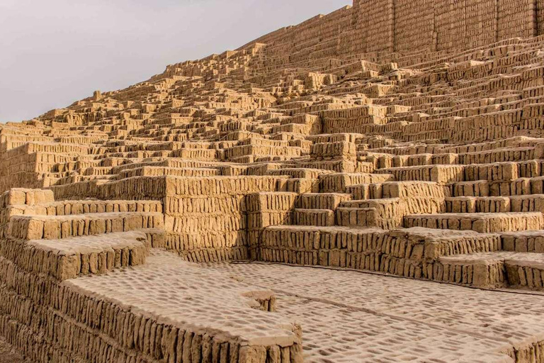 From Lima: Miraflores + Huaca Pucllana Tour