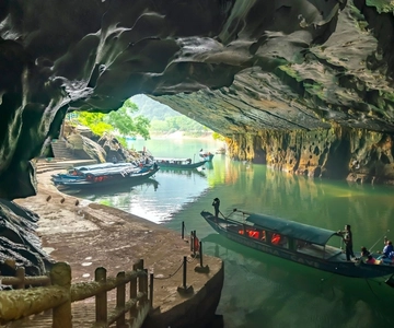 Phong Nha Grot & Paradijsgrot: Rondleiding Boot & Verkennen