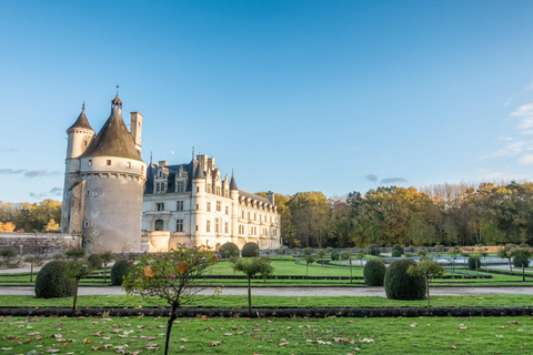 Loire Valley: Private Horse Ride, Castles, Orchards & Photos