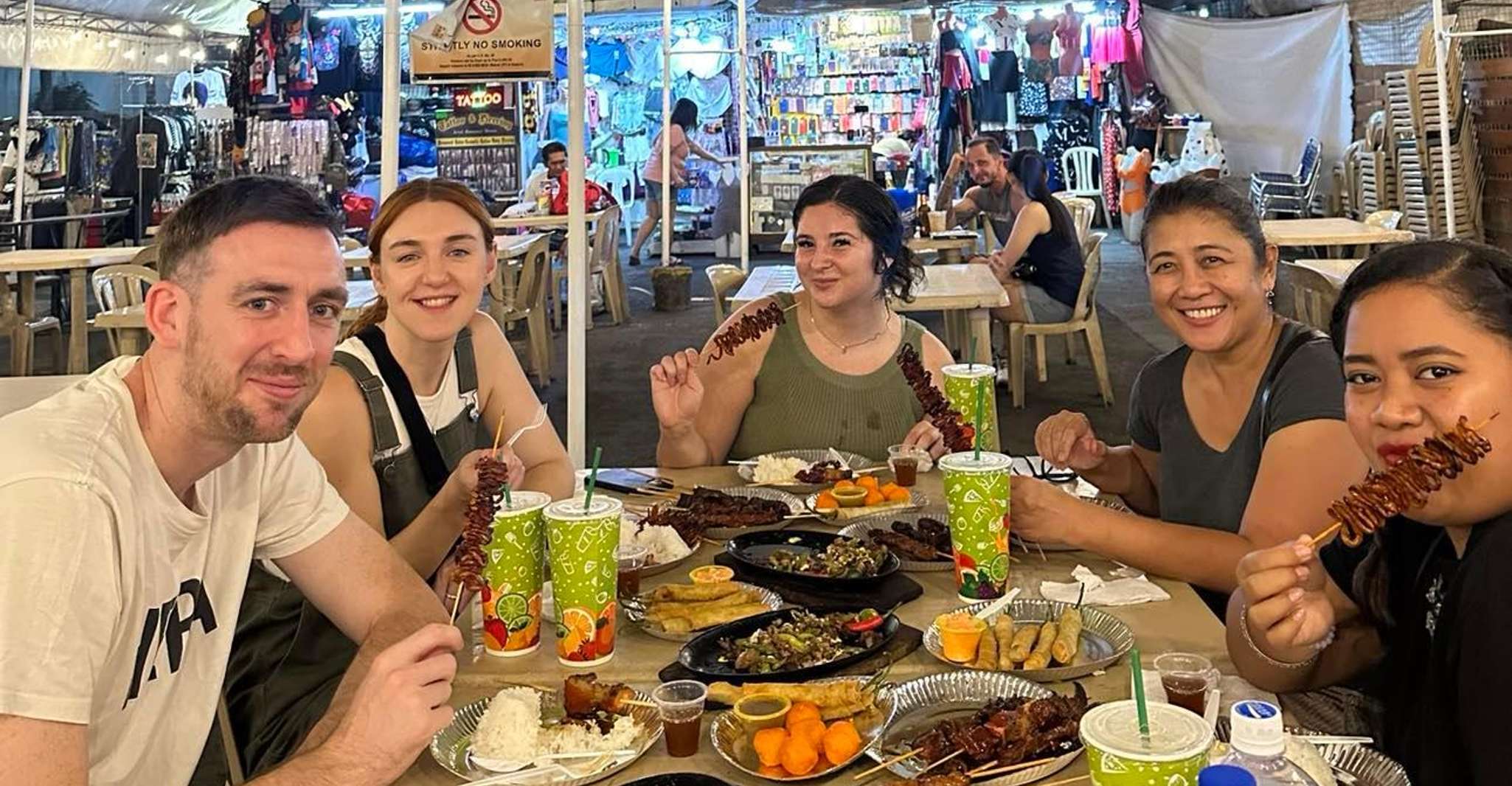 Proef het Filipino Street Eten in Manilla met V - Hizvo