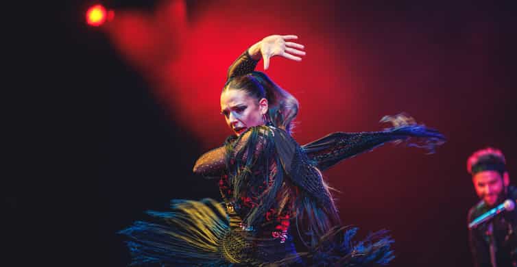 Madrid: WAH Show - Music, Dining & Party Experience photo 5