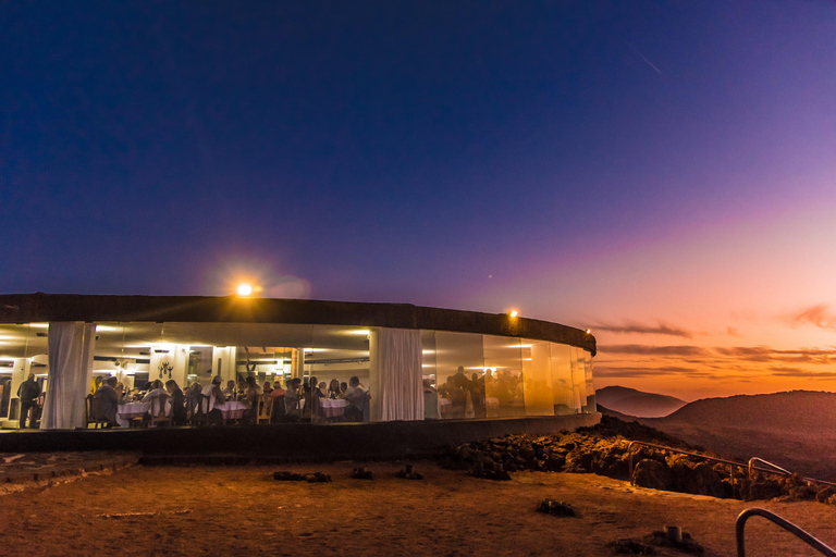 Parque Nacional de Timanfaya: Excursão ao pôr do sol com jantar no vulcão