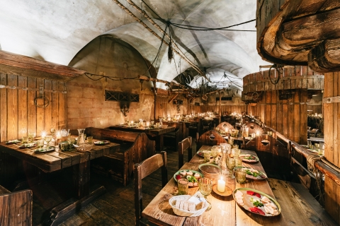 Praag: middeleeuws diner met onbeperkt drankjes5-gangenmenu met gevogelte