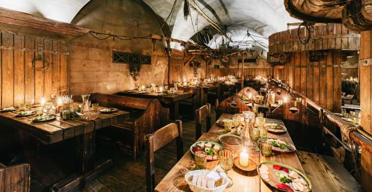 Прага: Средновековна вечеря с неограничено количество напитки