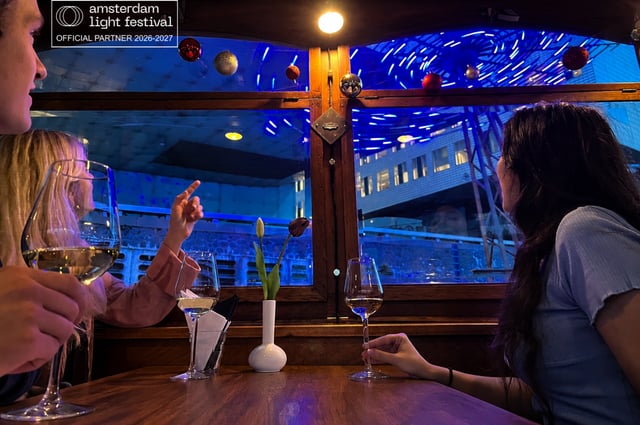 Ámsterdam: paseo en barco prémium por el Festival de la Luz con opción de bebidas
