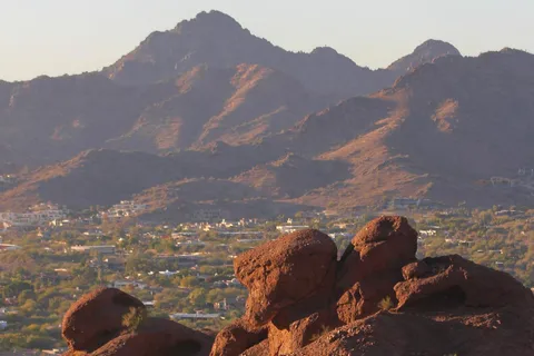 Phoenix: Epic Camelback Mountain Guided Hike | Ascend Peak!